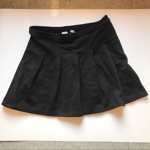 GAP Black Pleated Skirt